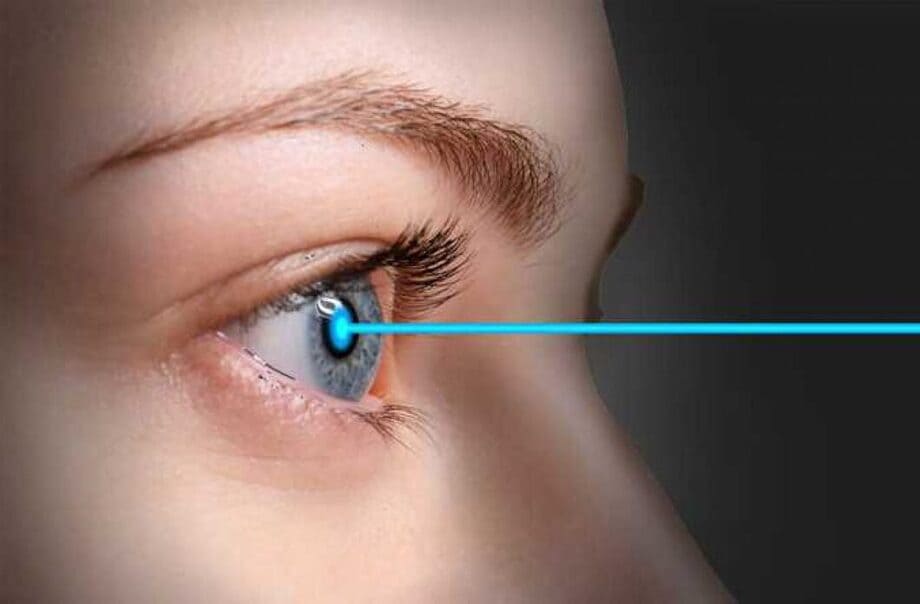 Göra en ögonoperation eller ett laseringrepp på ögonen