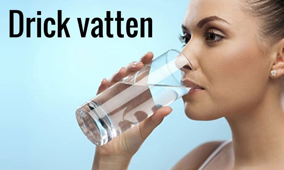 Drick vatten, på så sätt renar du och återfuktar du huden inifrån